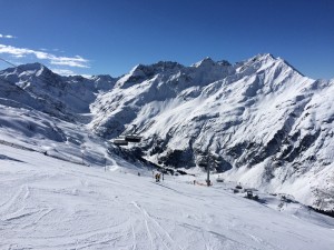 Ugens bedste dag med masser af sne og sol i St. Anton (Rendl).