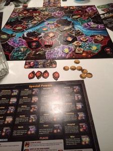 Brætspillet Small World (Underworld Edition).
